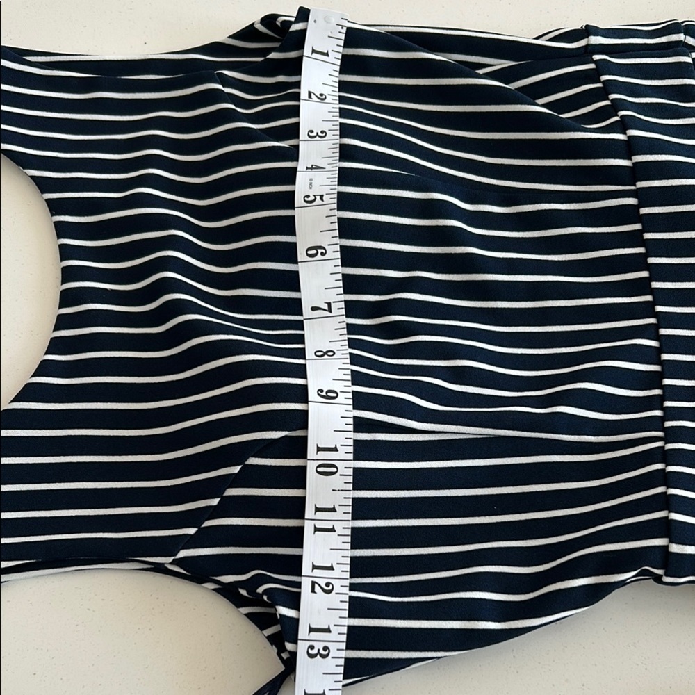 ✨Host pick ✨Chic Striped Sleeveless Jumpsuit NWOT - Picture 8 of 11